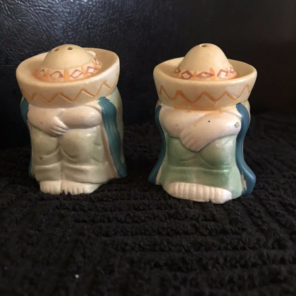 NICE VINTAGE CERAMIC SIESTA MEXICAN BOY and GIRL SALT AND PEPPER 3”x21/2”SET